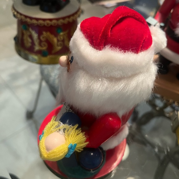 Santas Workshop 10th anniversary Piece - Picture 3 of 5